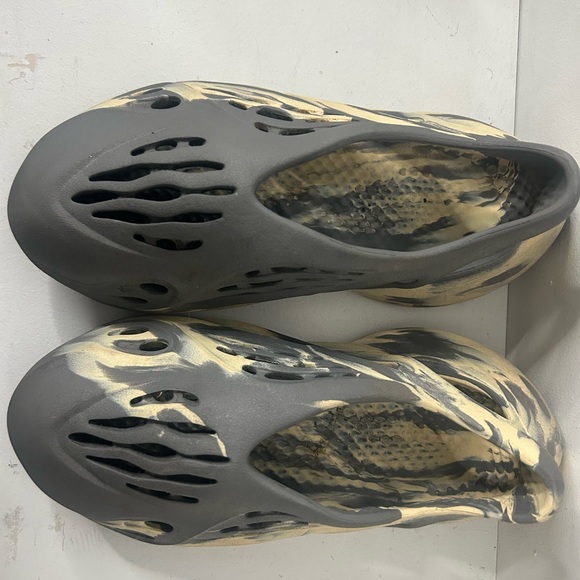 Yeezy foam runner - Picture 3 of 3